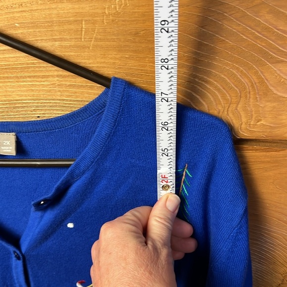 Croft and Barrow Sweater Womens Blue button long sleeve Christmas Penguins - Picture 3 of 9